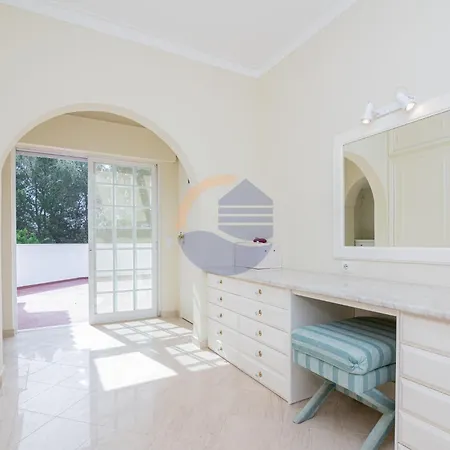 Villa Luxury Suites, Heated Outdoor Pool Portimao