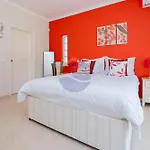 Luxury Suites, Heated Outdoor Pool بورتيماو