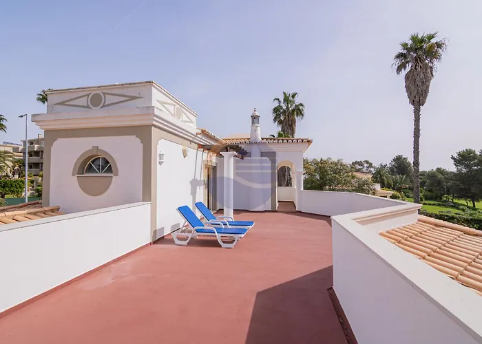 Luxury Suites, Heated Outdoor Pool Портиман