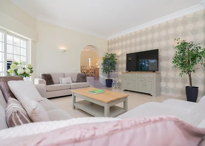 Luxury Suites, Heated Outdoor Pool Portimão